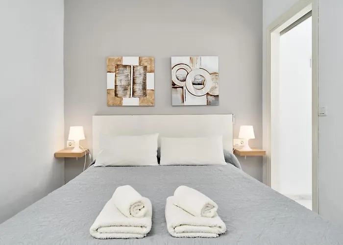 Apto B-a Almoraide アパートホテル ネルハ